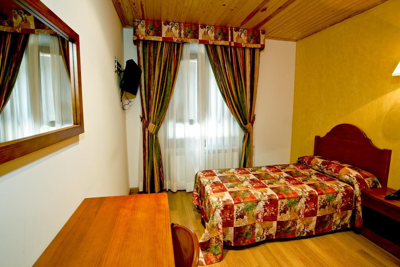 Hotel Montseny Espuy Esterno foto
